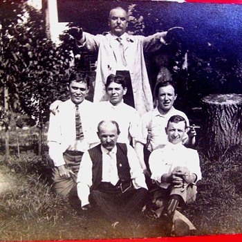 "HUNGARIAN SANDOR" WITH OCCULT DEMONSTRATION MANIFESTS SOMETHING! - Photographs