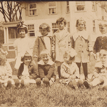 Kids 1905 - Photographs
