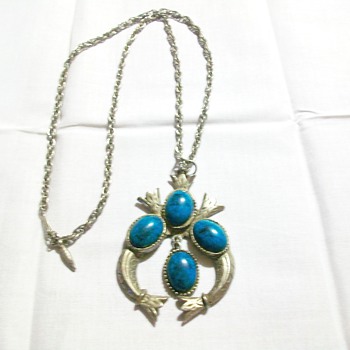 Help watch make of Necklace would this be 