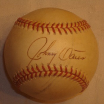 Johnny Oates Signed Ball