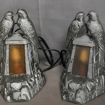 1915-20s Pair of Lovebird Mantle Lamps. - Art Nouveau