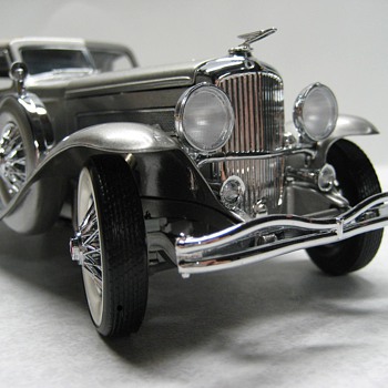 1933 Duesenberge SJ Die-cast - Model Cars