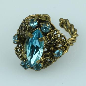 Art deco Czech glass and brass ring - Costume Jewelry