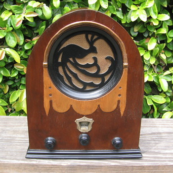 Rare Wood Jackson-Bell Peacock Tube Radio Model 62 from 1930 - Radios