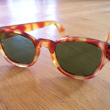 Vintage Sunglasses (1960's?) - Accessories