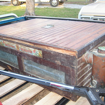 Antique incubator - Advertising