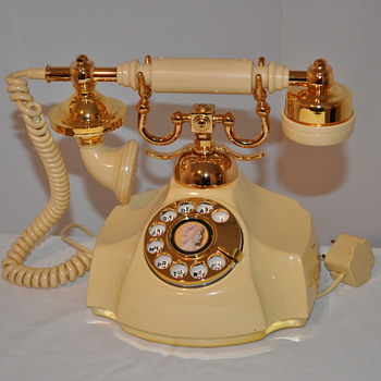 Western Electric French Rotary phone with Silhouette