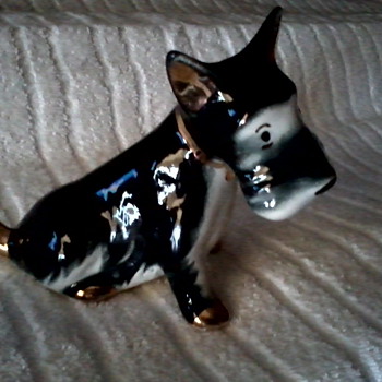 Scottie Dog Figurine with 22/24 kt. Gold trim / No factory mark.