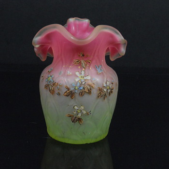 Vaseline peachblow enameled jug - Art Glass