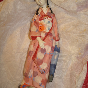 "CERAMIC CHINESE OR JAPANESE WOMAN"