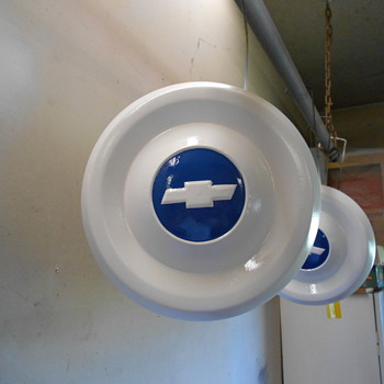 old chevy hubcaps - Classic Cars