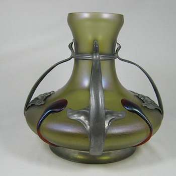 Van Hauten Mounted Loetz Glass Vase, Bronce Glatt with applied Rubin Tadpoles - Art Glass