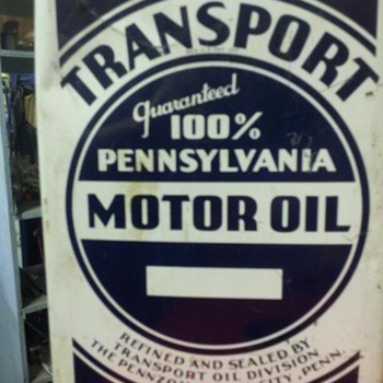 2 gallon oil can - Petroliana
