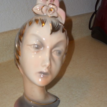 A beautiful Head red wine decanter made in italy - Bottles