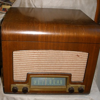 1946 Arvin Tablemodel 558 Radio/Phono Combo.  WORKS! - Radios