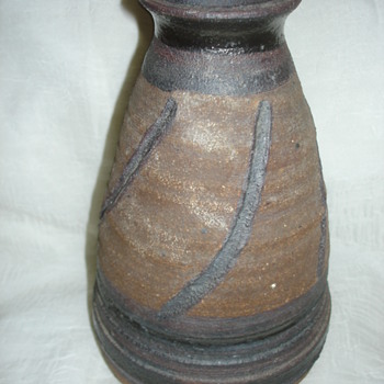 CERAMIC VASE - Art Pottery