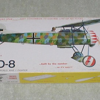 Sterling Balsa Airplane Kit  FOKKER D-8