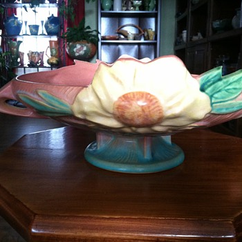 Roseville Peony Console