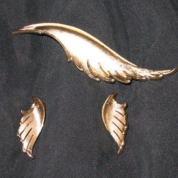 Trifari pin & earrings - Costume Jewelry