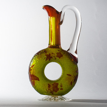 ST. LOUIS cameo doughnut decanter - Art Glass