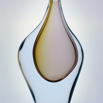 Gunnar Nylund for Strombergshyttan, late 1950s - B 927. - Art Glass