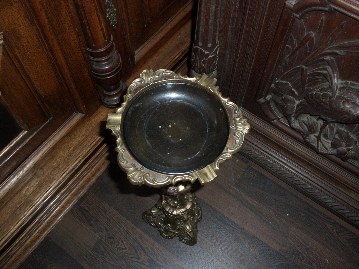 Old ashtray Collectors Weekly