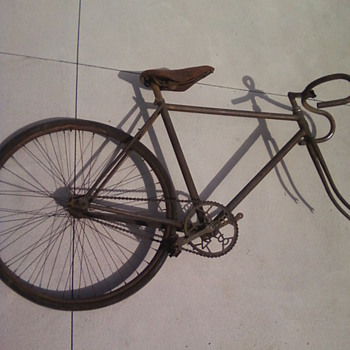 What bike is this??? Contacted a bike museum and they aren't sure!