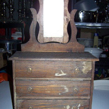 Doll Dresser