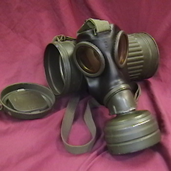 WW II German Kriegsmarine Gas Mask and Cannister - Military and Wartime
