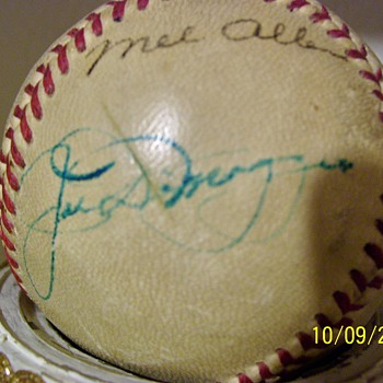 Joe Dimaggio and Mel Allen signed baseball