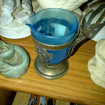 Can anyone tell me what this is? - Art Glass