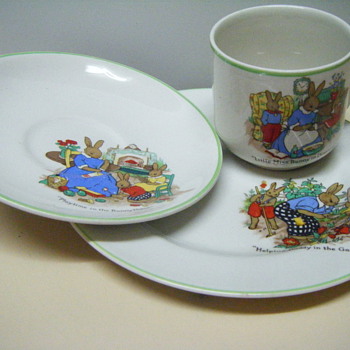 Can anyone help identify this set and it value please? - China and Dinnerware