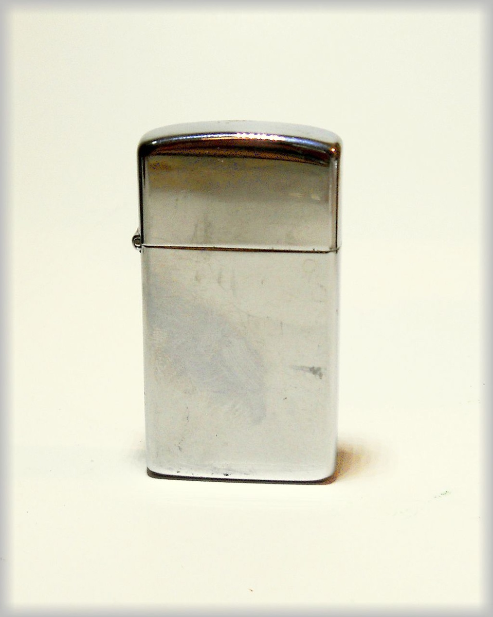 Zippo Lighter ( Smaller ) Canadian Collectors Weekly