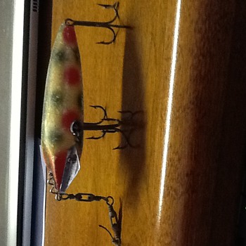 Found this fishing lure in my dads old fishing box 