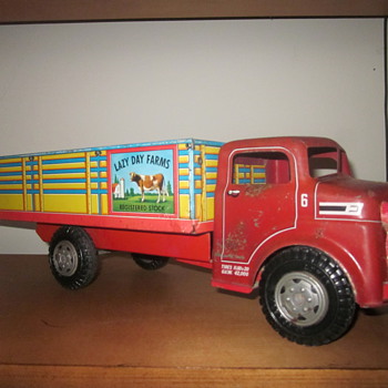 Marx Tin-Litho Lazy Day Farms Truck