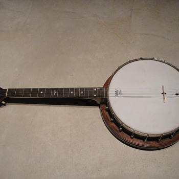 Vintage 4 string banjo help, help help