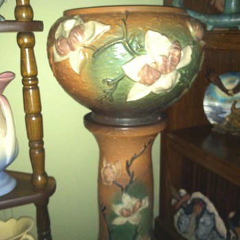 Roseville magnolia jardiniere
