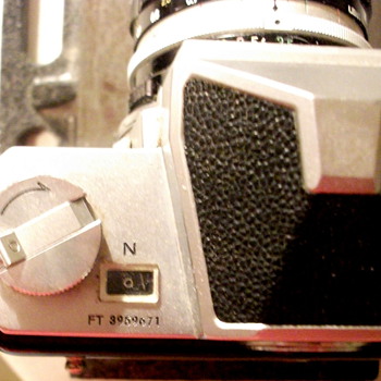Nikon Nikkor-H Auto 1:3.5 f=28mm No. 695487 - Cameras