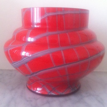 Web tango urn - Art Glass