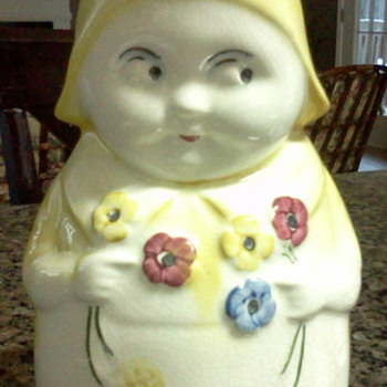 Lady with Flowers Pitcher/Creamer