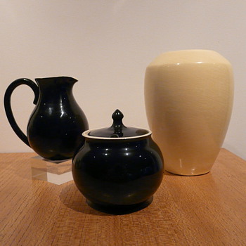 MARTIN BOYD HARLEQUIN WARE - Art Pottery