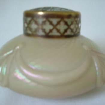Kralik Mother of Pearl Quilted Rose Bowls - Art Glass