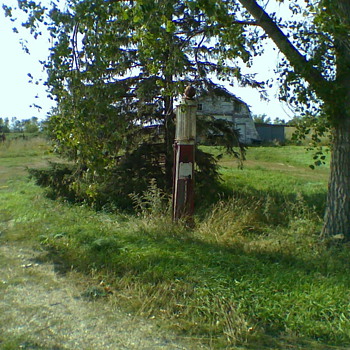 Vintage Gravity gas pump Butler Mnfg. Kansas City Mo. 33