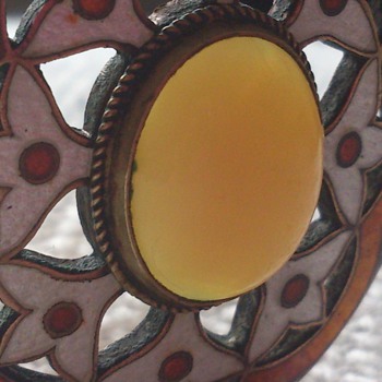 Post nr 2 (enamel brooch stone) - Fine Jewelry