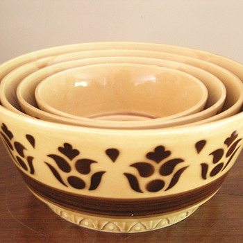Vintage 1950-60's East German nesting bowls