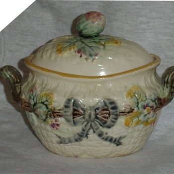 Majolica covered dish  - Art Pottery