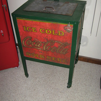 Moss Beverage Cooler Coca Cola from the 30's