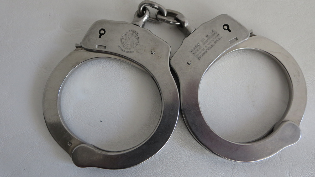 Smith & Wesson Stainless Steel Handcuffs Collectors Weekly