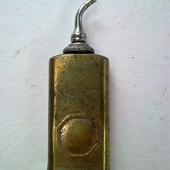 Oil can with extendable neck. - Petroliana