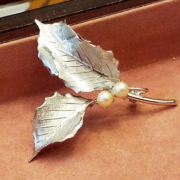 Vintage Turin Inc Sterling 3 leaf faux pearl brooch - Costume Jewelry